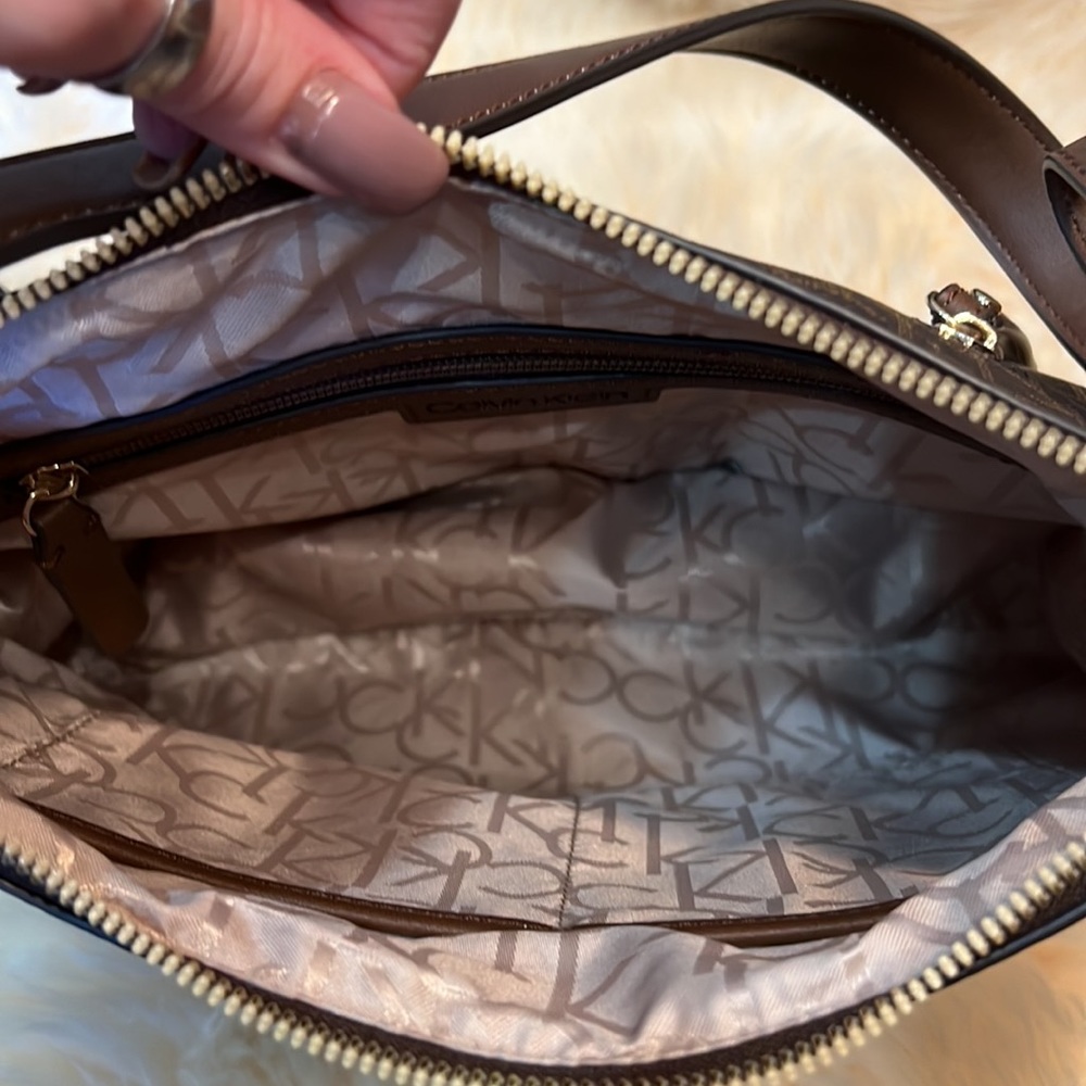 Calvin Klein Shoulder/Crossbody - Picture 10 of 12